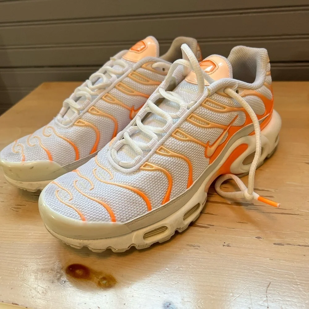 Nike Air Max Plus TN White Orange Shoes DM3033-100 Women’s Size 7